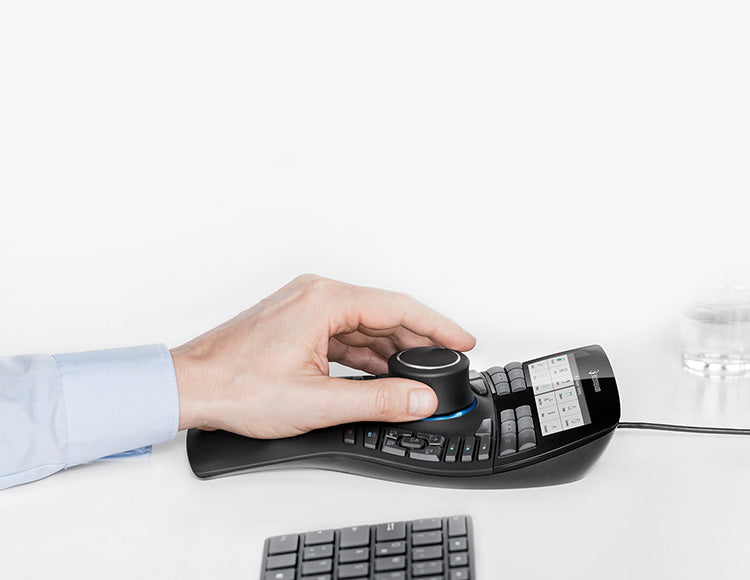 Hand using a ergonomic keyboard SpaceMouse__Pro_Wireless_-_3Dconnexion